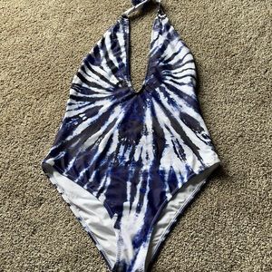 Beautiful swimsuit!